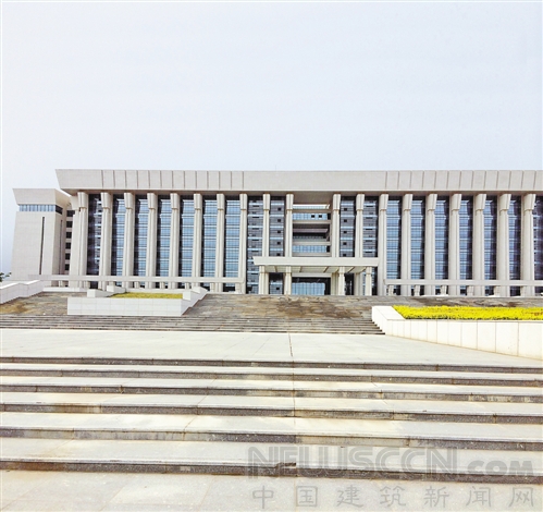 多地地方政府新建辦公樓閑置 “風(fēng)聲緊”無(wú)人敢搬進(jìn)